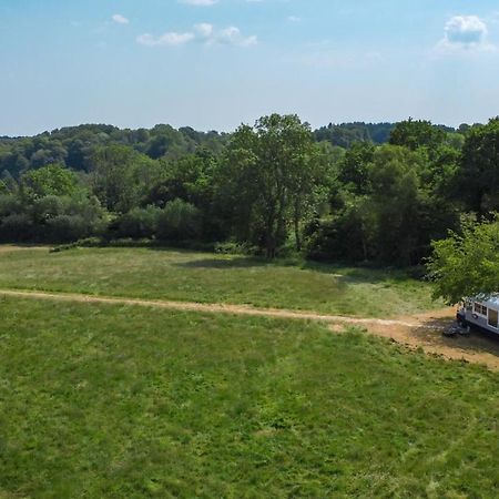 American School Bus Retreat With Hot Tub In Sussex Meadow Uckfield Exterior photo