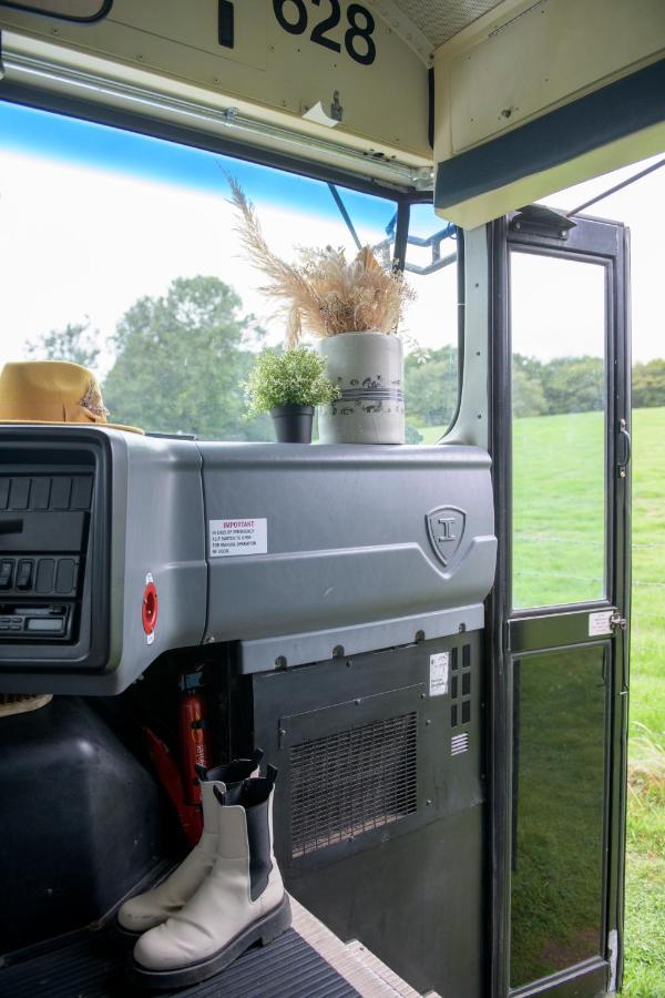 American School Bus Retreat With Hot Tub In Sussex Meadow Uckfield Exterior photo