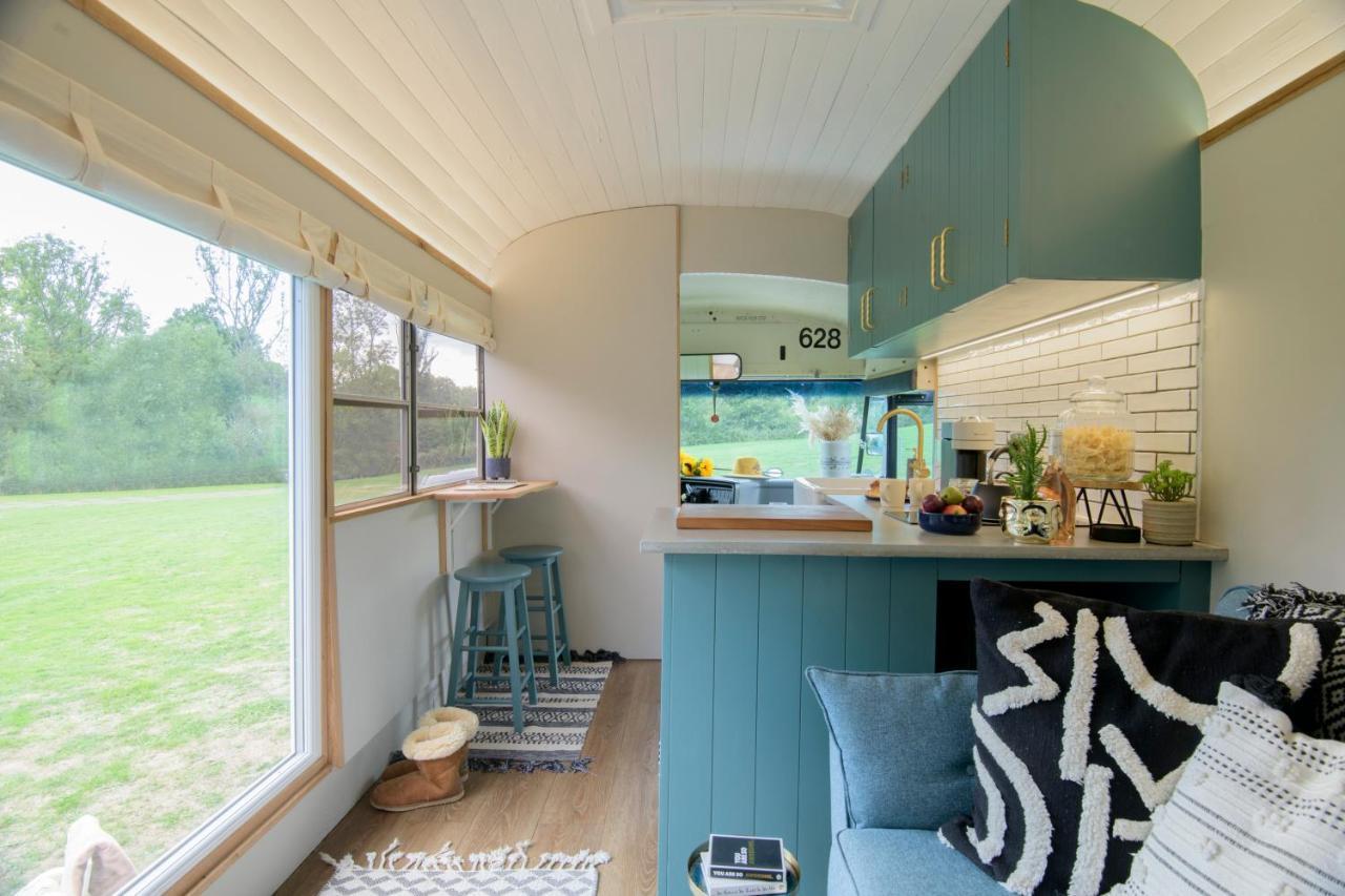 American School Bus Retreat With Hot Tub In Sussex Meadow Uckfield Exterior photo