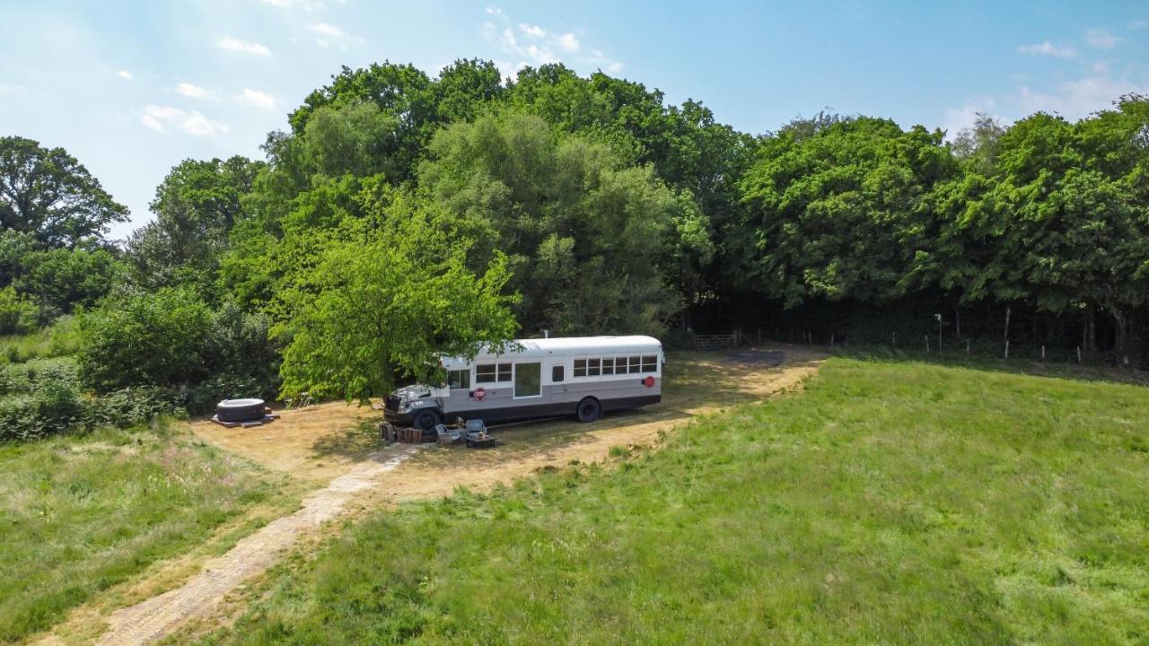 American School Bus Retreat With Hot Tub In Sussex Meadow Uckfield Exterior photo