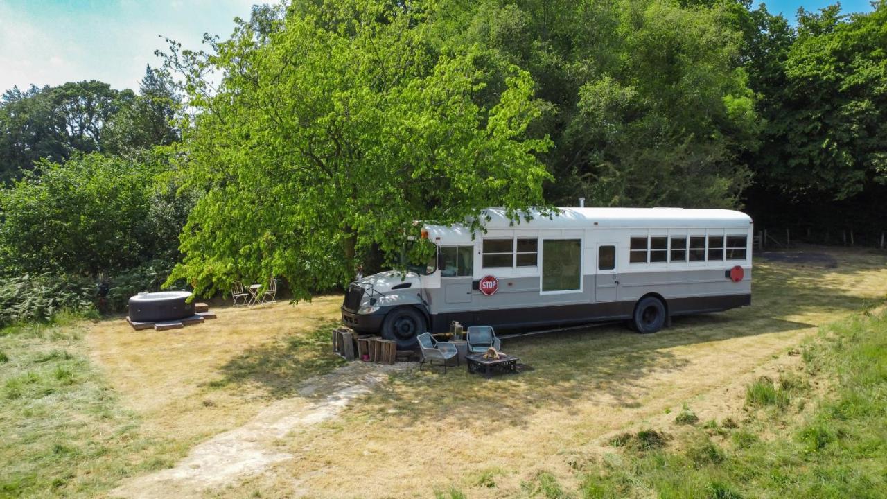 American School Bus Retreat With Hot Tub In Sussex Meadow Uckfield Exterior photo