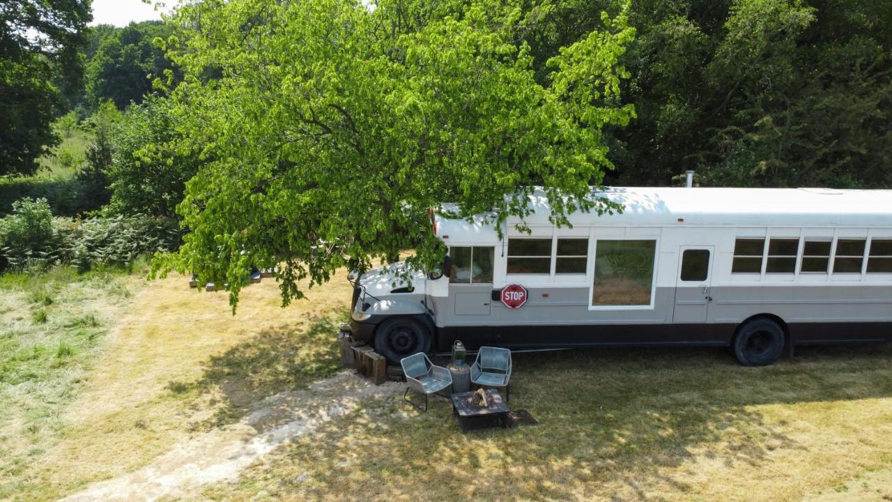 American School Bus Retreat With Hot Tub In Sussex Meadow Uckfield Exterior photo